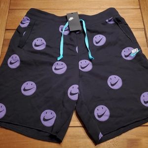 Nike | Shorts | Nike Sportswear Smiley 